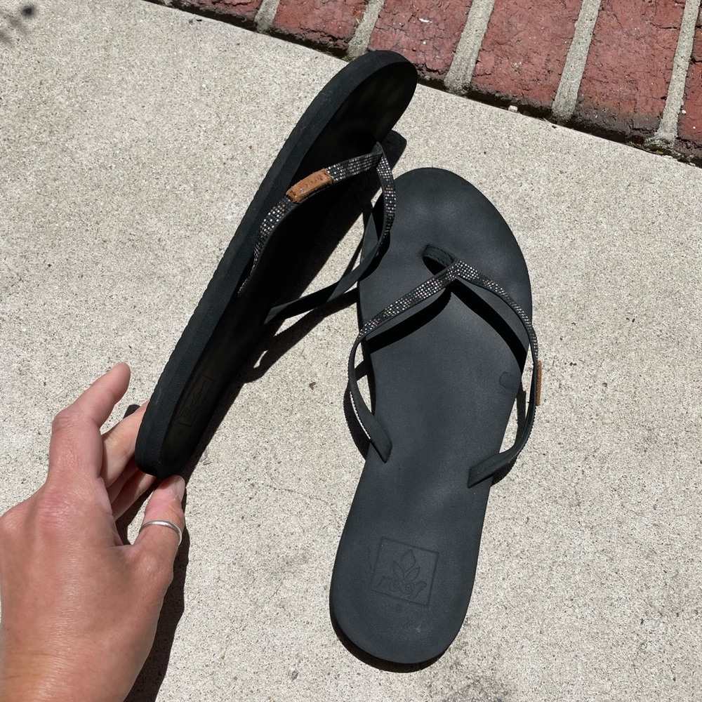 REEF - womens size 8 flip flops
